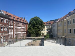 Schulhof Blick Terrasse